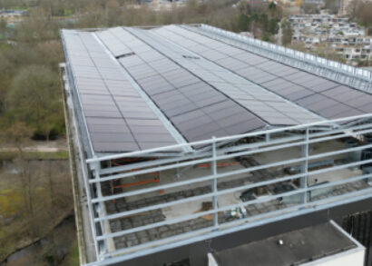 Snelle bevestiging van zonnepanelen voor 130 flats