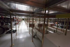 Befestigung von durchdringungsfreien Montagesystemen im Rechnungszentrum von IT4Innovations