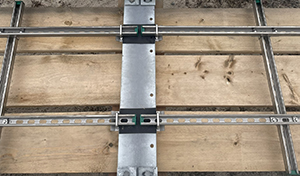 So stellen die maßgeschneiderten Walraven Befestigungslösungen auch bei der Seebrü-cke Haffkrug zuverlässige, langlebige und an die Umgebungsbedingungen angepasste Installationen sicher.