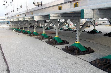 Roof plant support systems for flat and pitched roofs