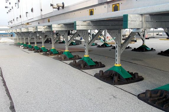 Roof plant support systems for flat and pitched roofs