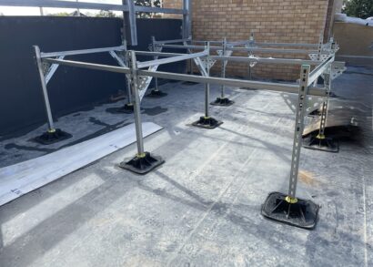 Supporting heavy plant on a delicate rooftop membrane