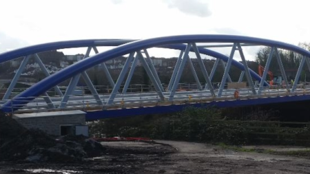 Heavy-duty-pipe-supports-for-a-complex-bridge-installation-1
