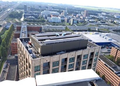 Seamless collaboration for sustainable energy on a roof