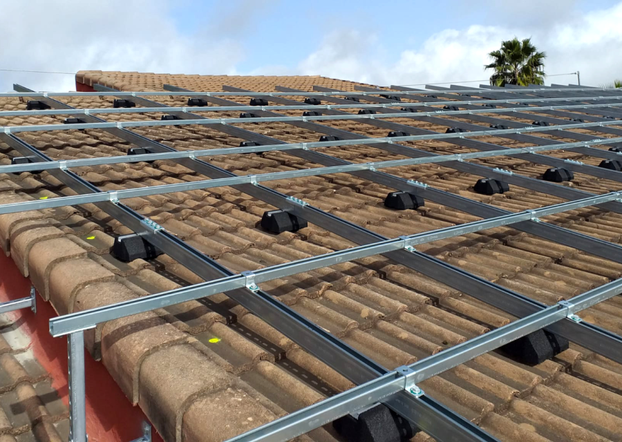 Solar-panel-installation-without-roof-perforation-2