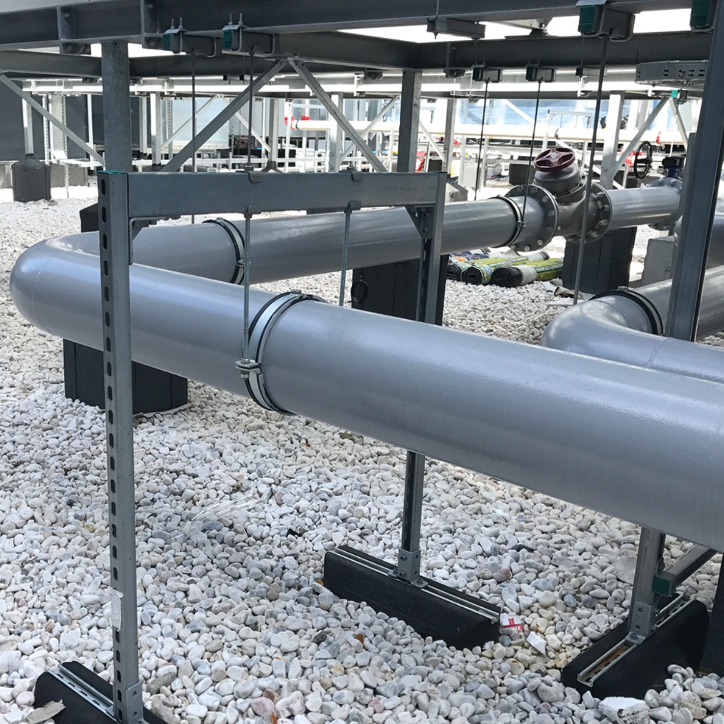 Rooftop-pipe-support