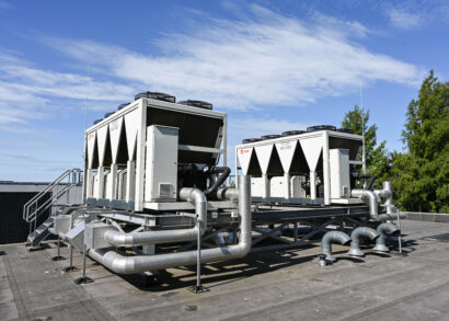 Trane-machines veilig toegankelijk voor onderhoud – Slimme prefab installatie bij TLR Ridderkerk door Walraven, Trane & Utitech