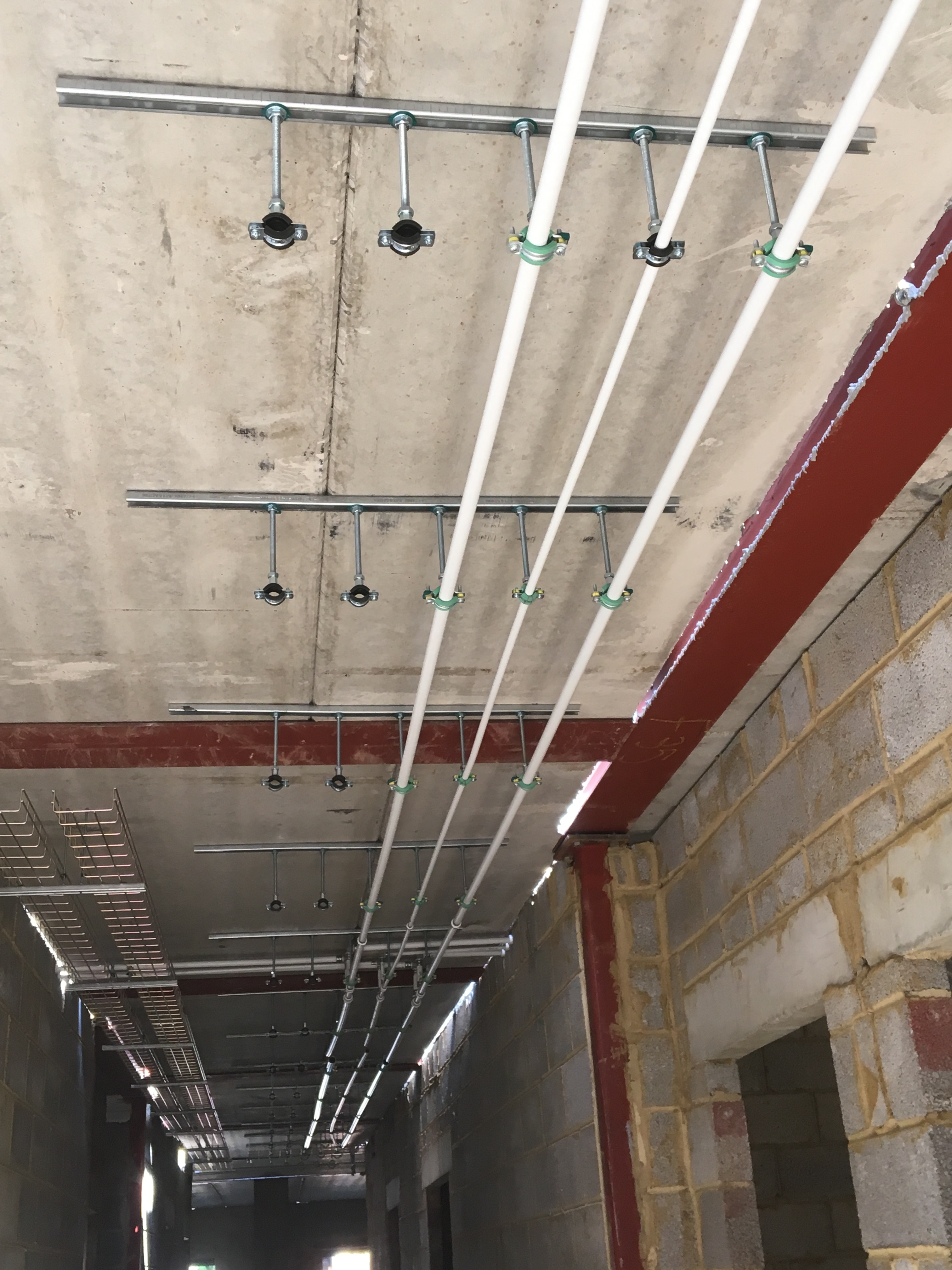 pipe brackets and pipe hanging system