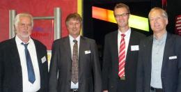 Brandschutzsachverständiger Josef Mayr, Ulrich Resch (Walraven GmbH), Jörg Ebert (Wildeboer Bauteile GmbH) und Ralph Wagner (Dallmer GmbH & Co. KG) (v. l.) informierten brandaktuell.