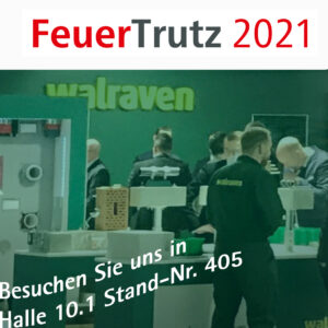 Bild eines gut besuchten Walraven-Messestandes, darüber das Logo der Messe FeuerTrutz 2021.