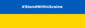 Ukrainische Flagge, im blauen Bereich in weißer Schrift der Text "#standwithukraine". Bild der offiziellen ukrainischen Webseite https://war.ukraine.ua/
